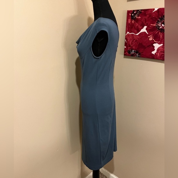 Ann Taylor Elegant Blue-Green Drape Neck Cap Sleeve Form-fit Dress, size 0 - Picture 2 of 7